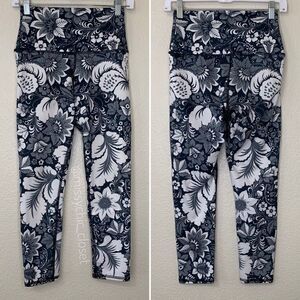 Evolution and Creation Floral High Waist Stretch Yoga Pants, Sz Small